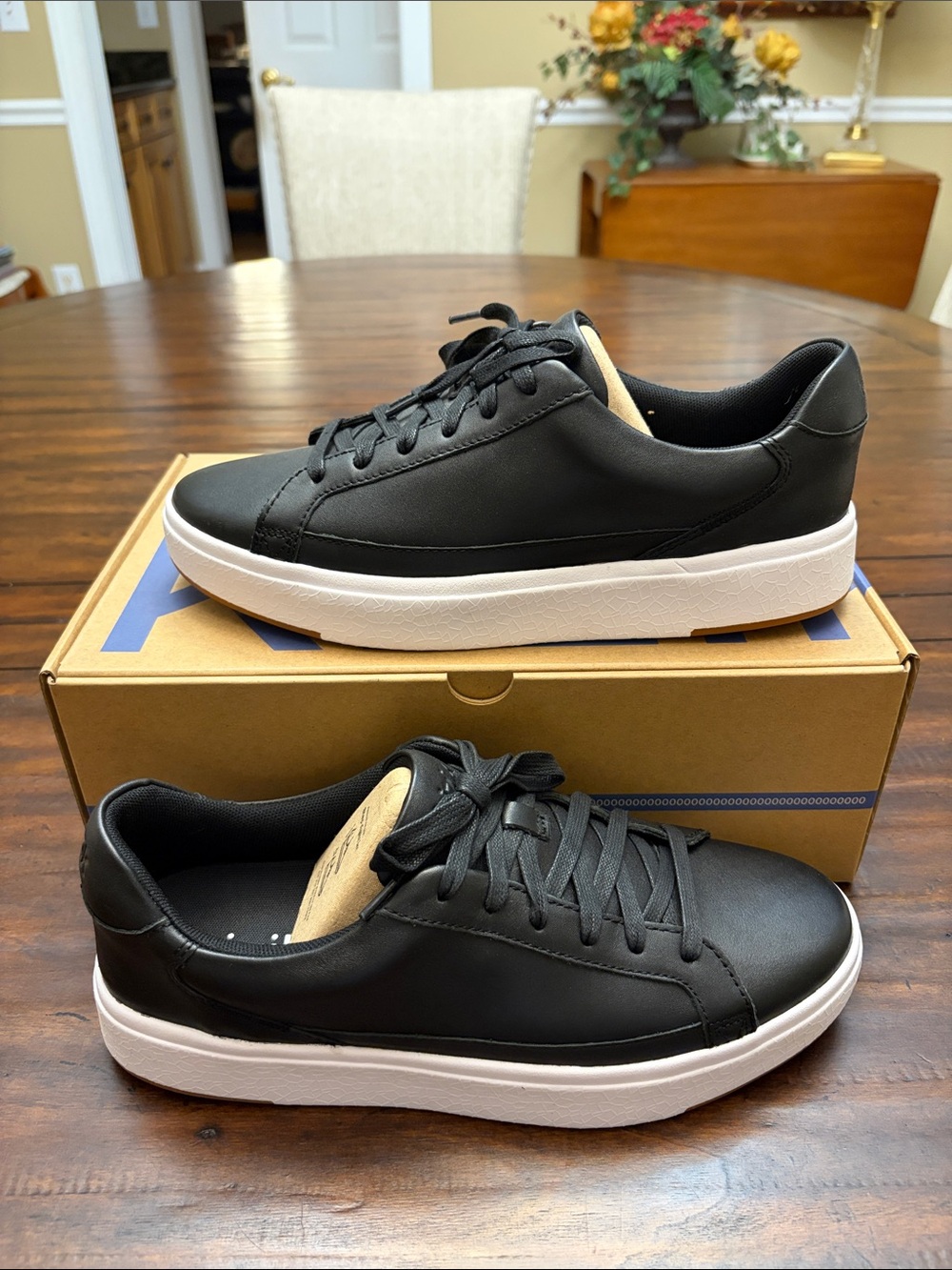 Kizik Black Vegas Men US 9 ACs